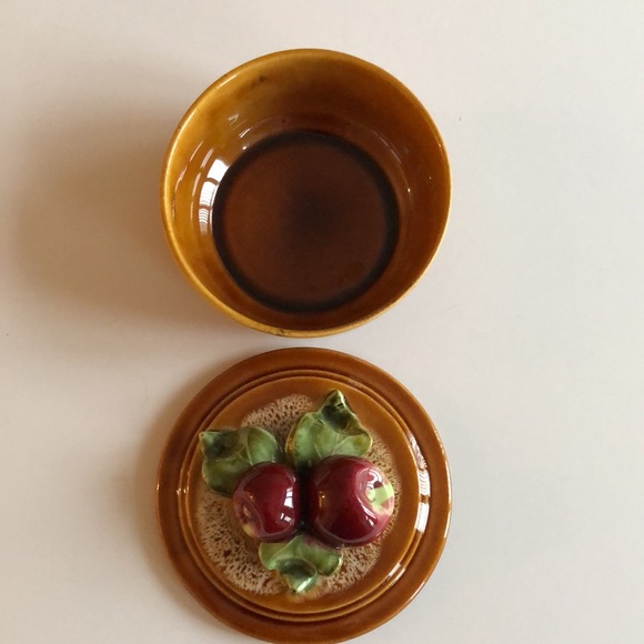 VTG Art Pottery Red Apple Caramel Ceramic Casserole Dish & Lid Made in U.S.A. - Picture 6 of 8